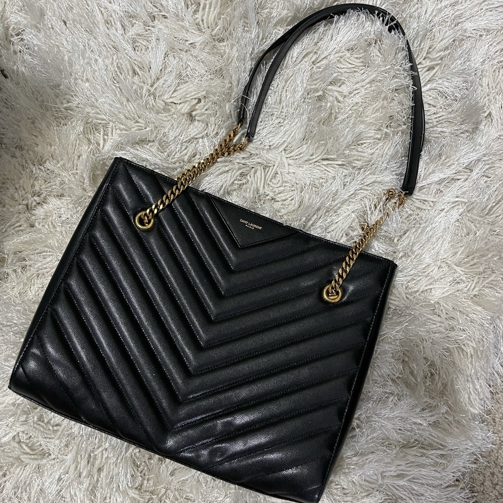 YSL CLASSIC GENUINE LEATHER HANDBAG! Worn once!